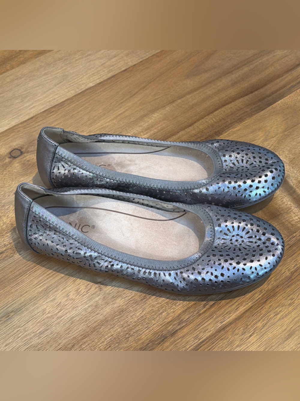 Vionic Women’s Robyn Perforated Ballet Flats - Pewter US Size 8